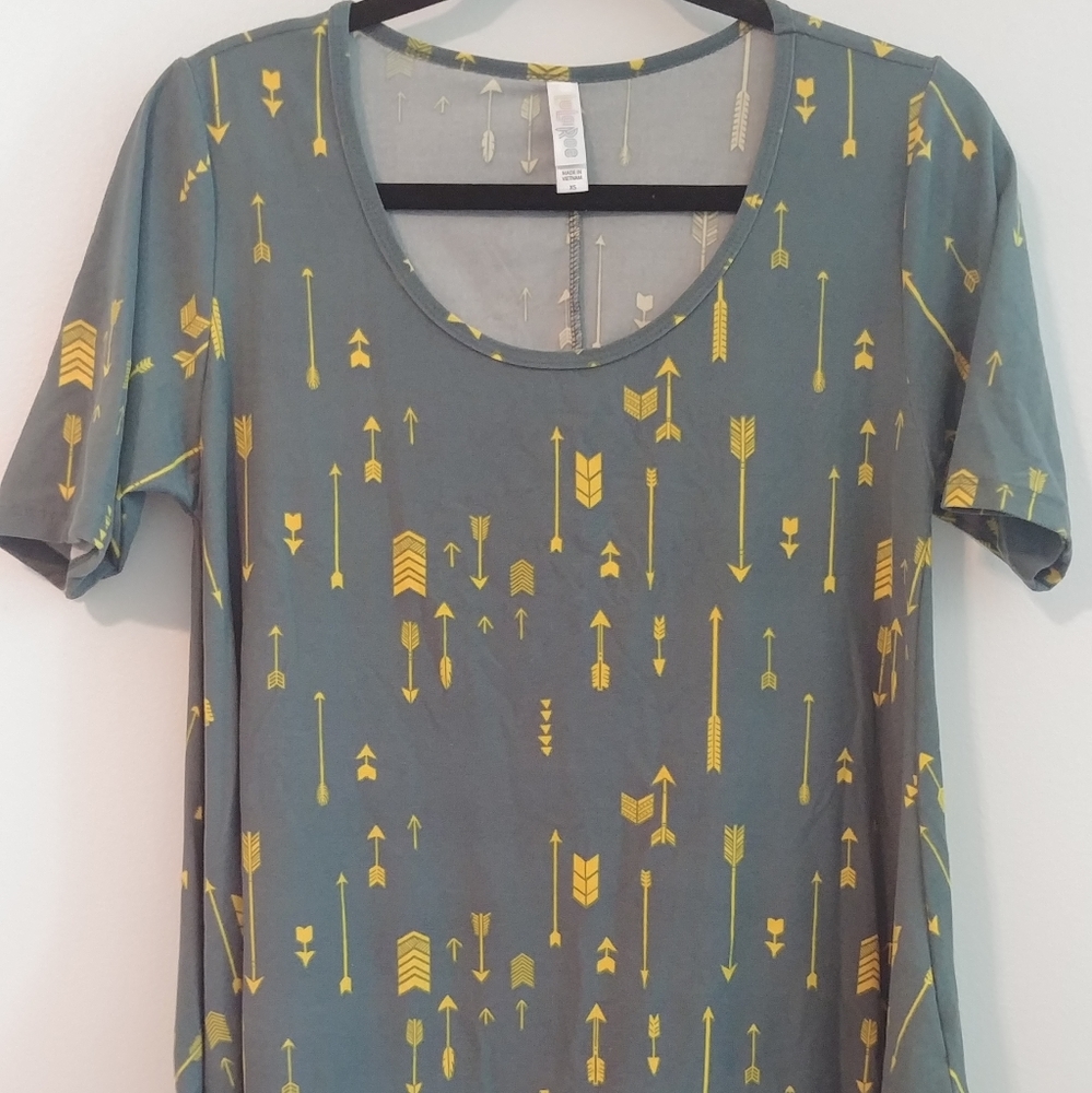 Lularoe Arrow Pattern Perfect T